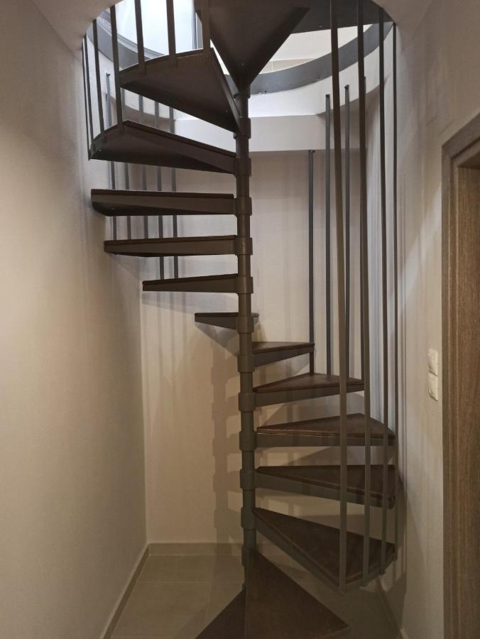 Stylish Ground Floor Maisonette ヴォロス エクステリア 写真